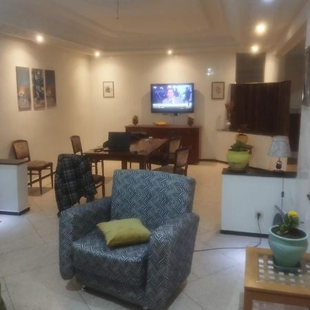 Chez Ali Apartment เกนิตรา ภายนอก รูปภาพ