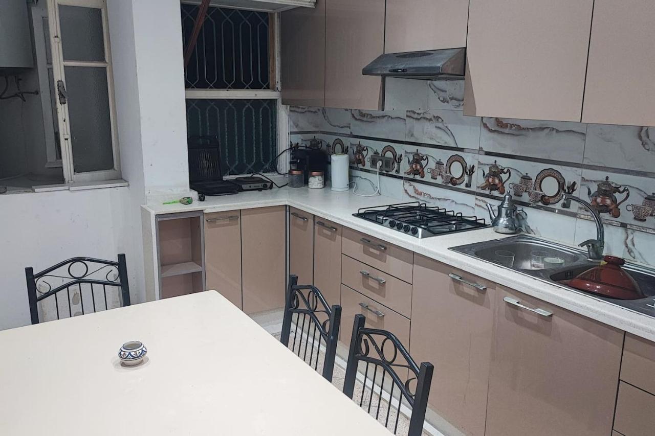 Chez Ali Apartment เกนิตรา ภายนอก รูปภาพ