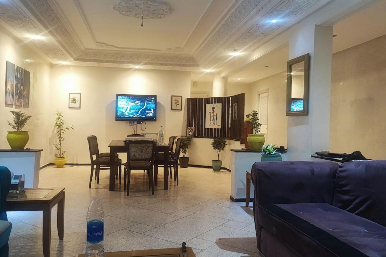 Chez Ali Apartment เกนิตรา ภายนอก รูปภาพ
