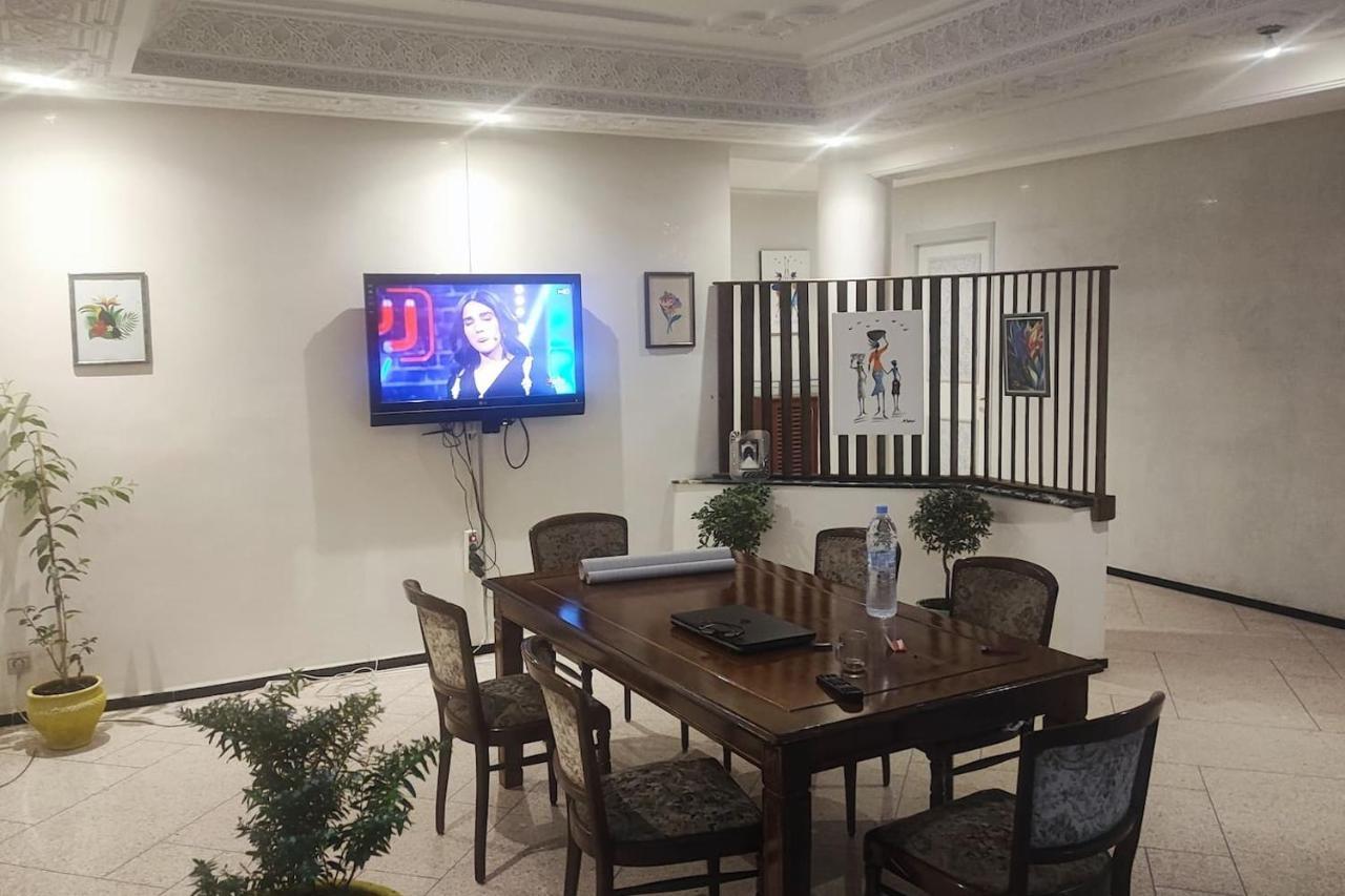 Chez Ali Apartment เกนิตรา ภายนอก รูปภาพ