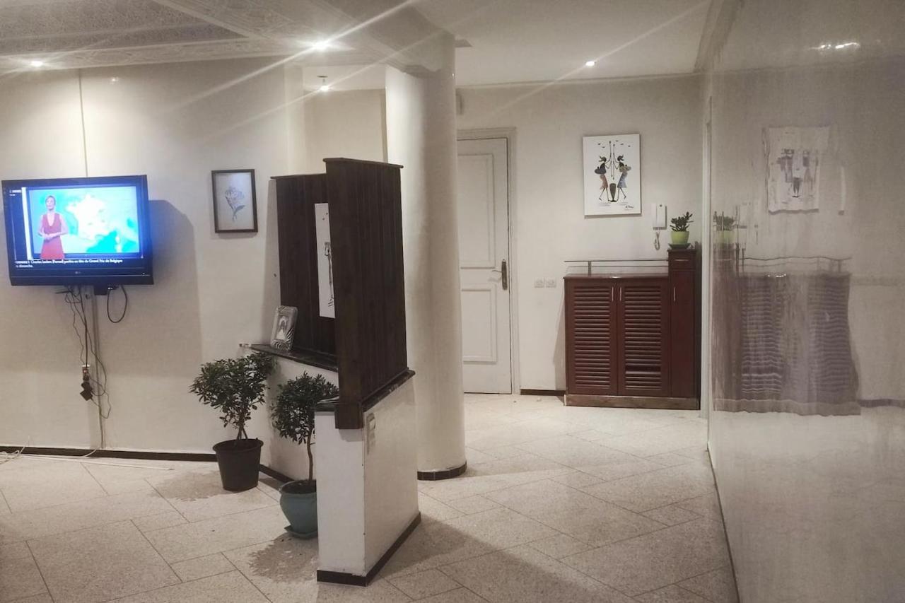 Chez Ali Apartment เกนิตรา ภายนอก รูปภาพ