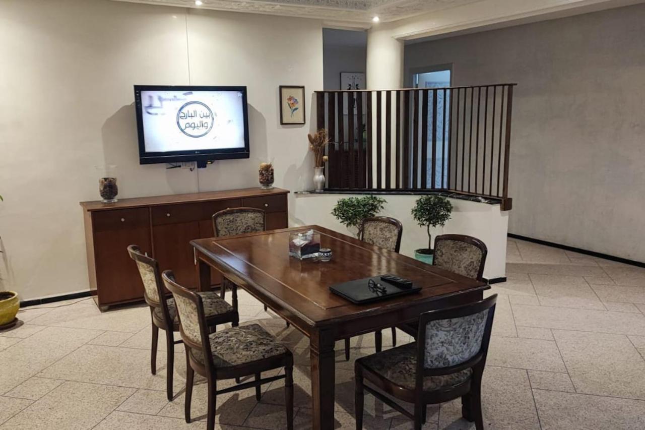 Chez Ali Apartment เกนิตรา ภายนอก รูปภาพ